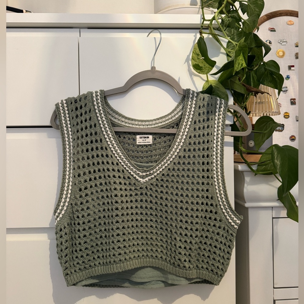 Cropped knit sweater tank top sage green boho size small summer